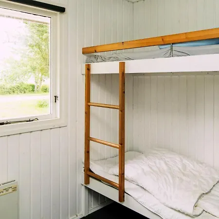 Four-bedroom In Knebel 7
