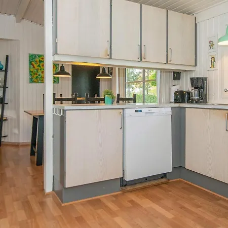 Holiday home Four-bedroom In Knebel 7 Skodshoved Strand
