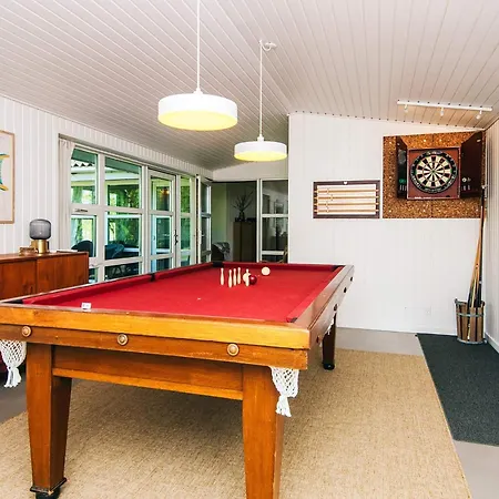 Four-bedroom In Knebel 7 * Skødshoved Strand