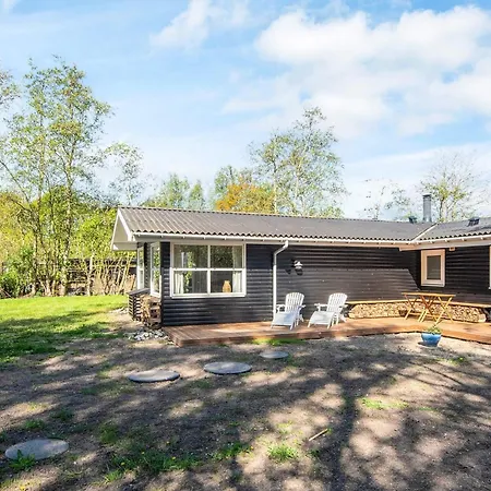 Four-bedroom In Knebel 7 Skødshoved Strand
