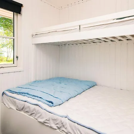 Four-bedroom In Knebel 7 * Skødshoved Strand